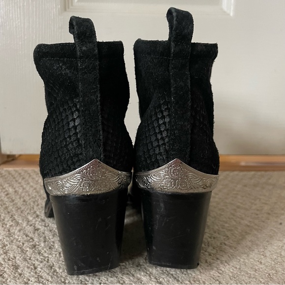 Black suede snakeskin Jeffrey Campbell Cromwell booties - Picture 5 of 10